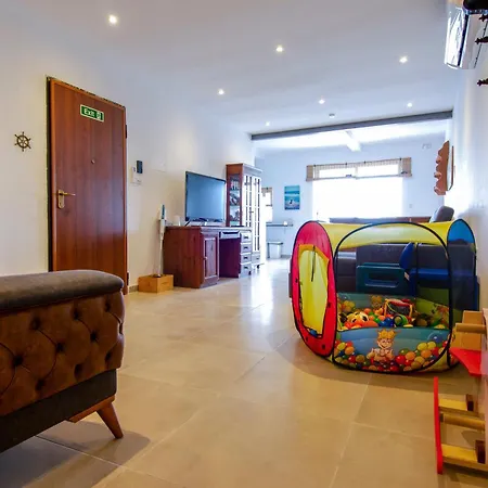 Cosy Escape Near The Promenade In Marsascala *